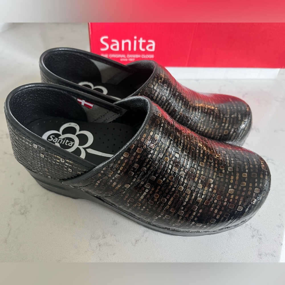 Sanita Clogs